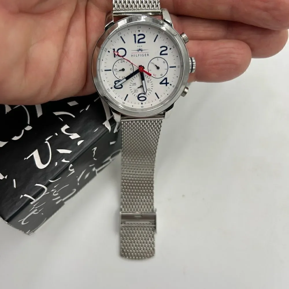 Tommy Hilfiger absolutely brand
